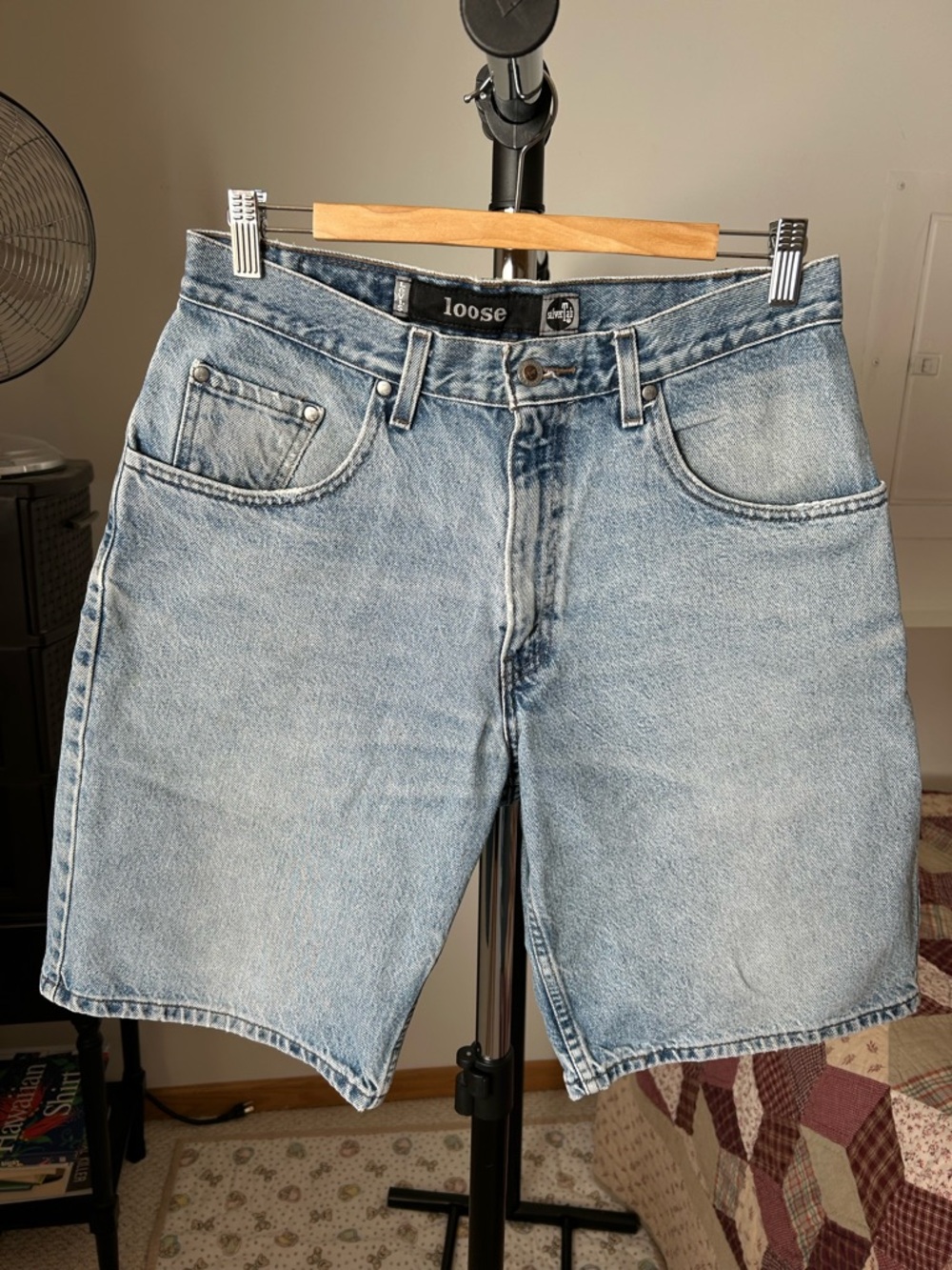 Vintage Levi’s Silvertab Loose Jean Shorts 32